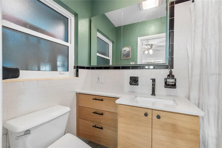 Full bathroom