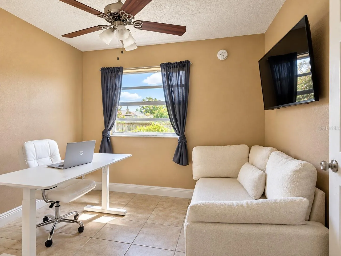 Bonus Room or Office