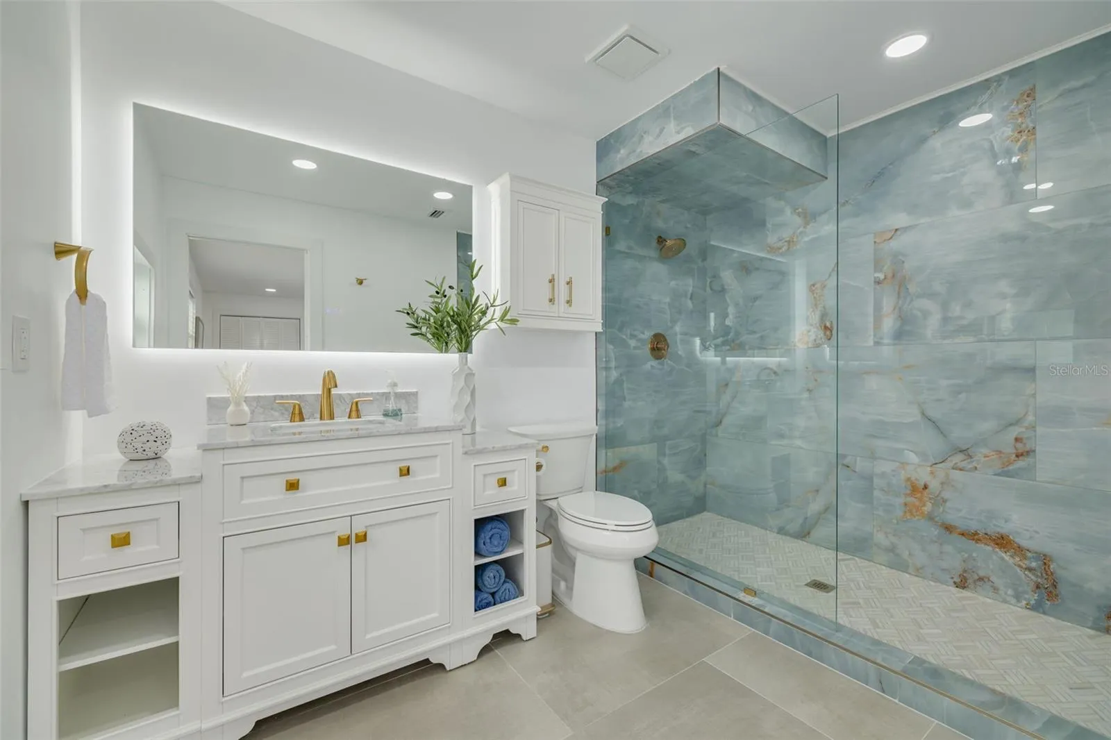 Primary Suite Bathroom