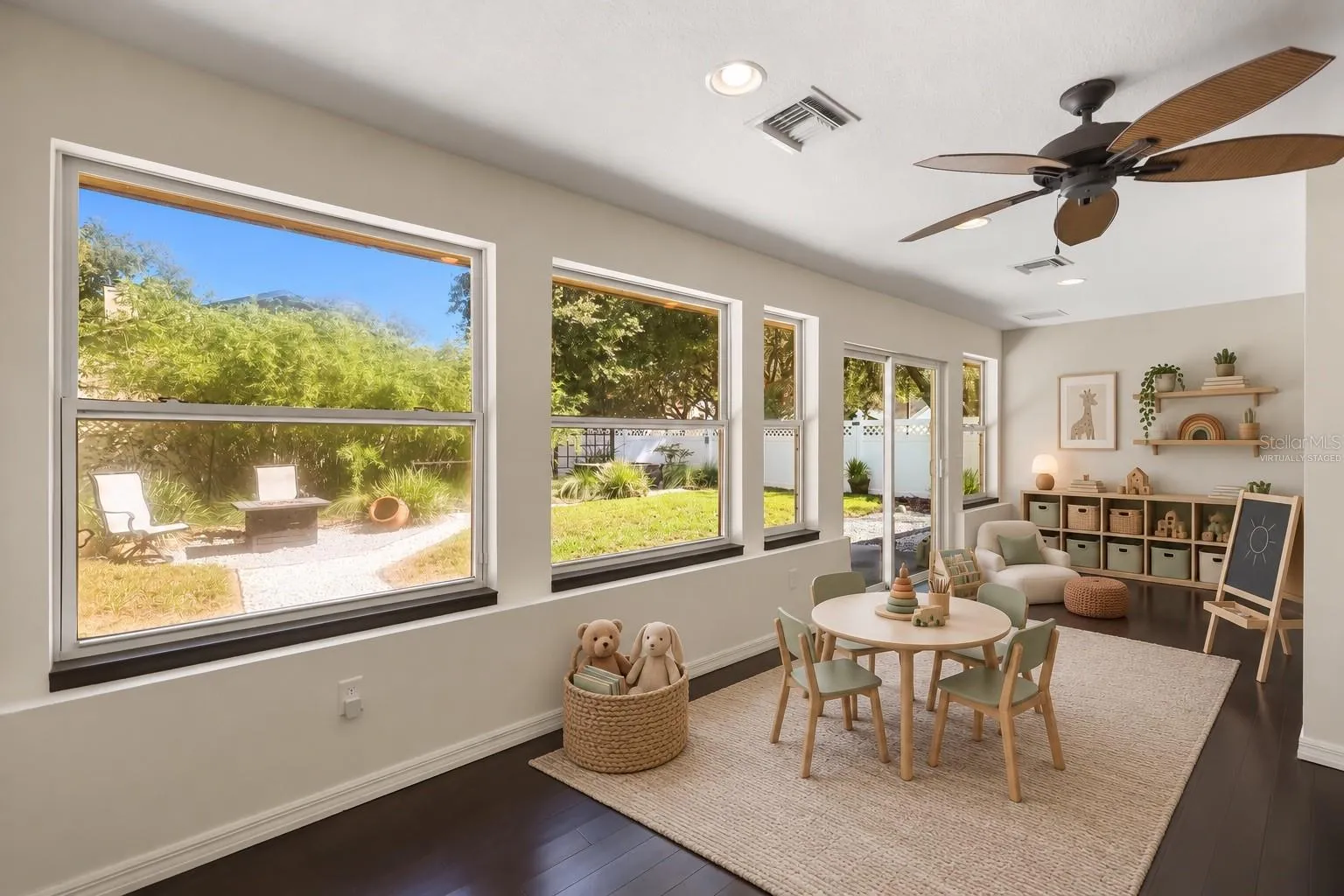 *Virtually staged* Can be a playroom!