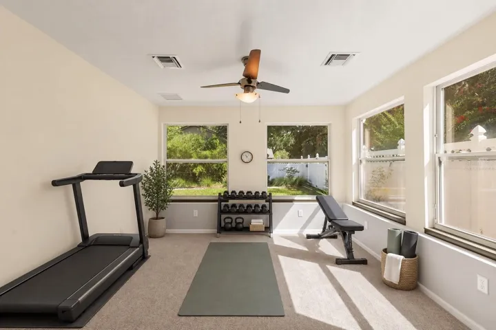 *Virtually staged* Can be a small gym!