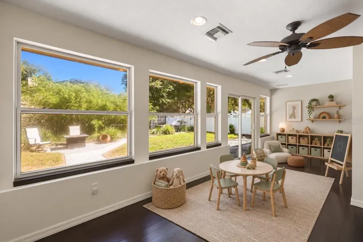 *Virtually staged* Can be a playroom!