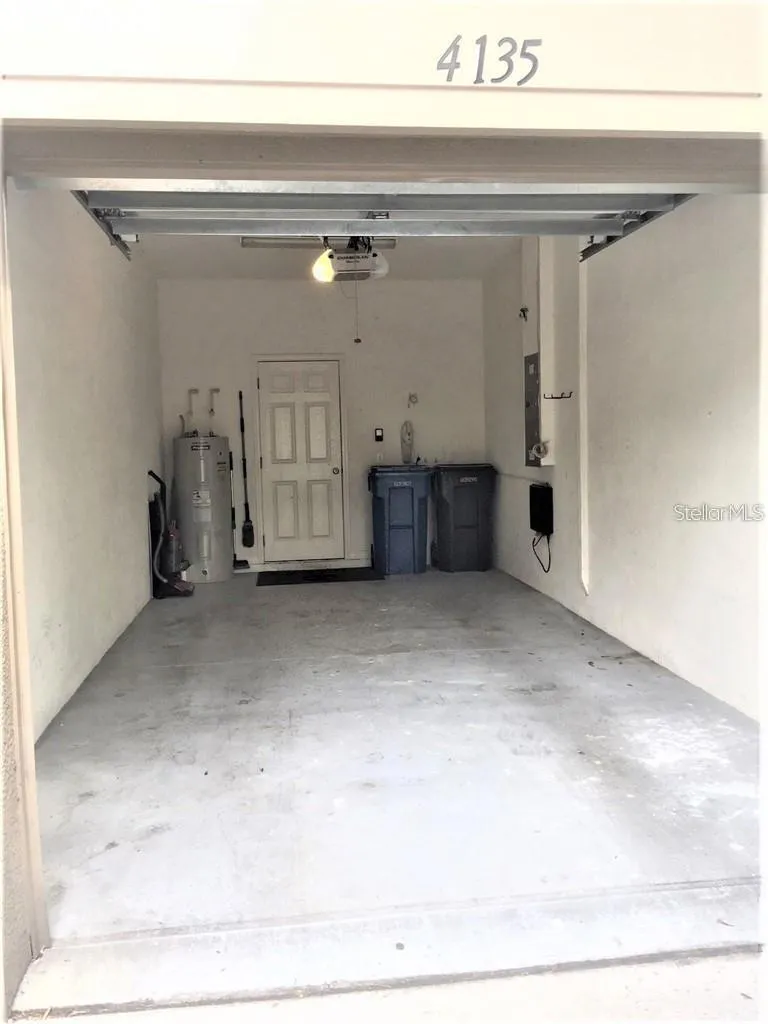 1 Car Garage
