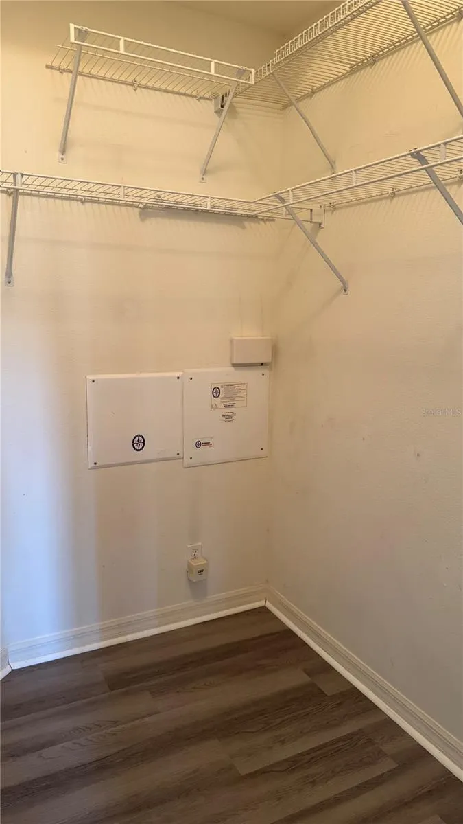 Walk-in Closet