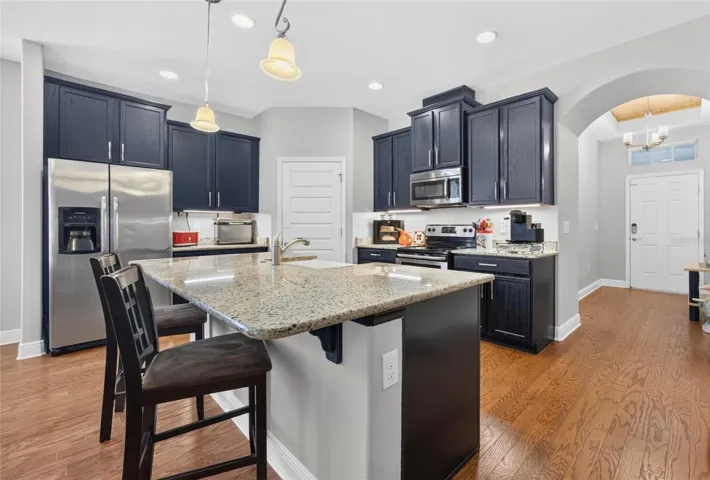 Island with Breakfast Bar