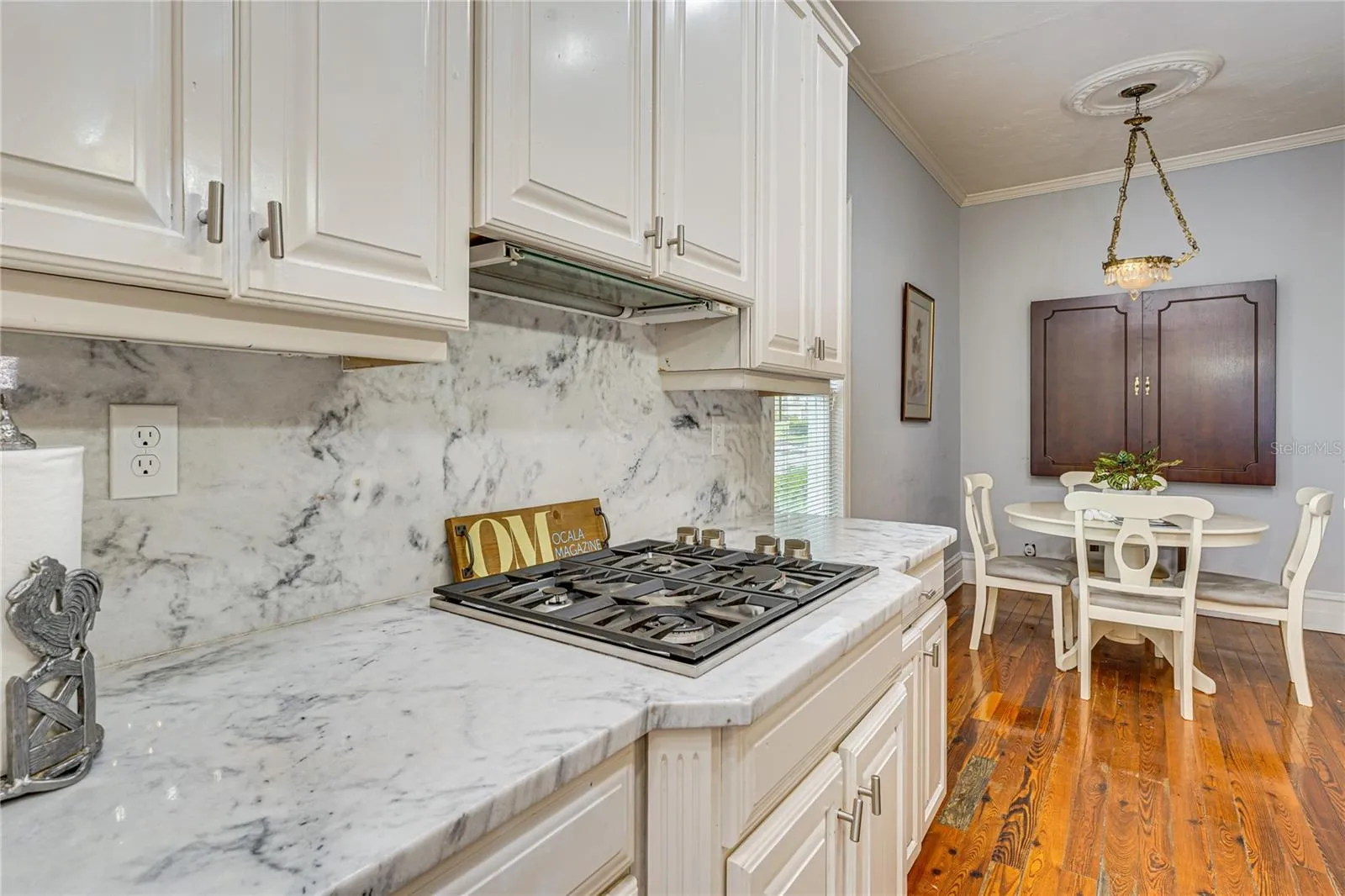 Updated Kitchen with Cooktop and Granite Countertops