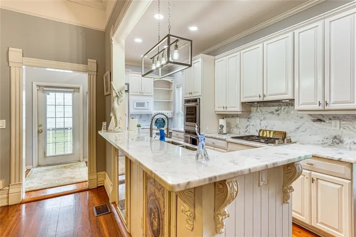Updated Kitchen with Large Granite Island