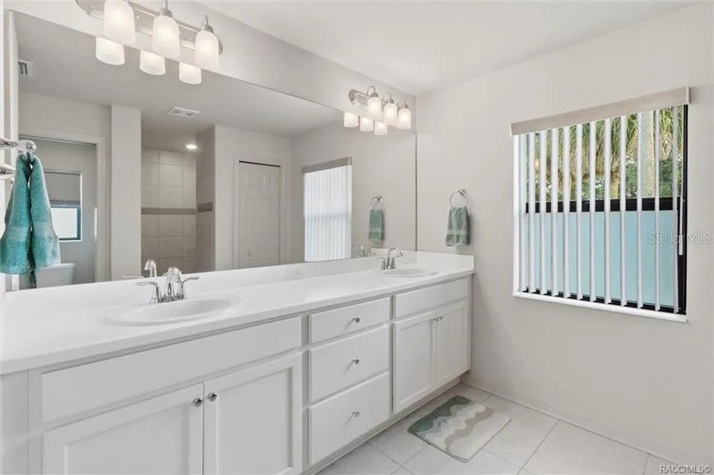 Master Bathroom w/ White Vanity, Quartz Top &amp; Dual Sinks