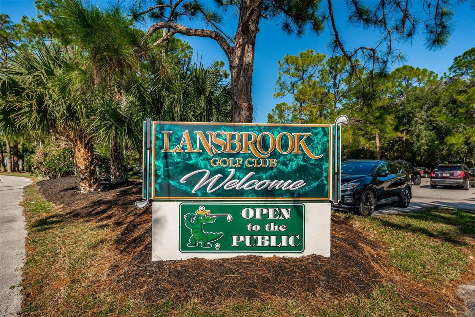short walk to the Lanbrook Golf Course