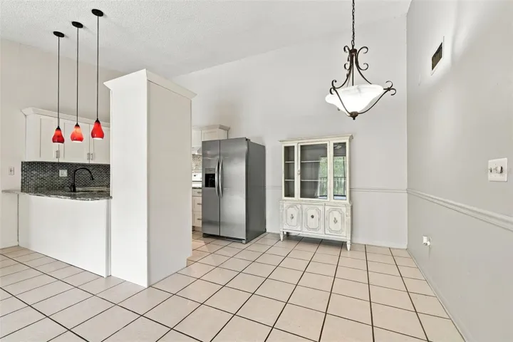 Dining area off kitchen