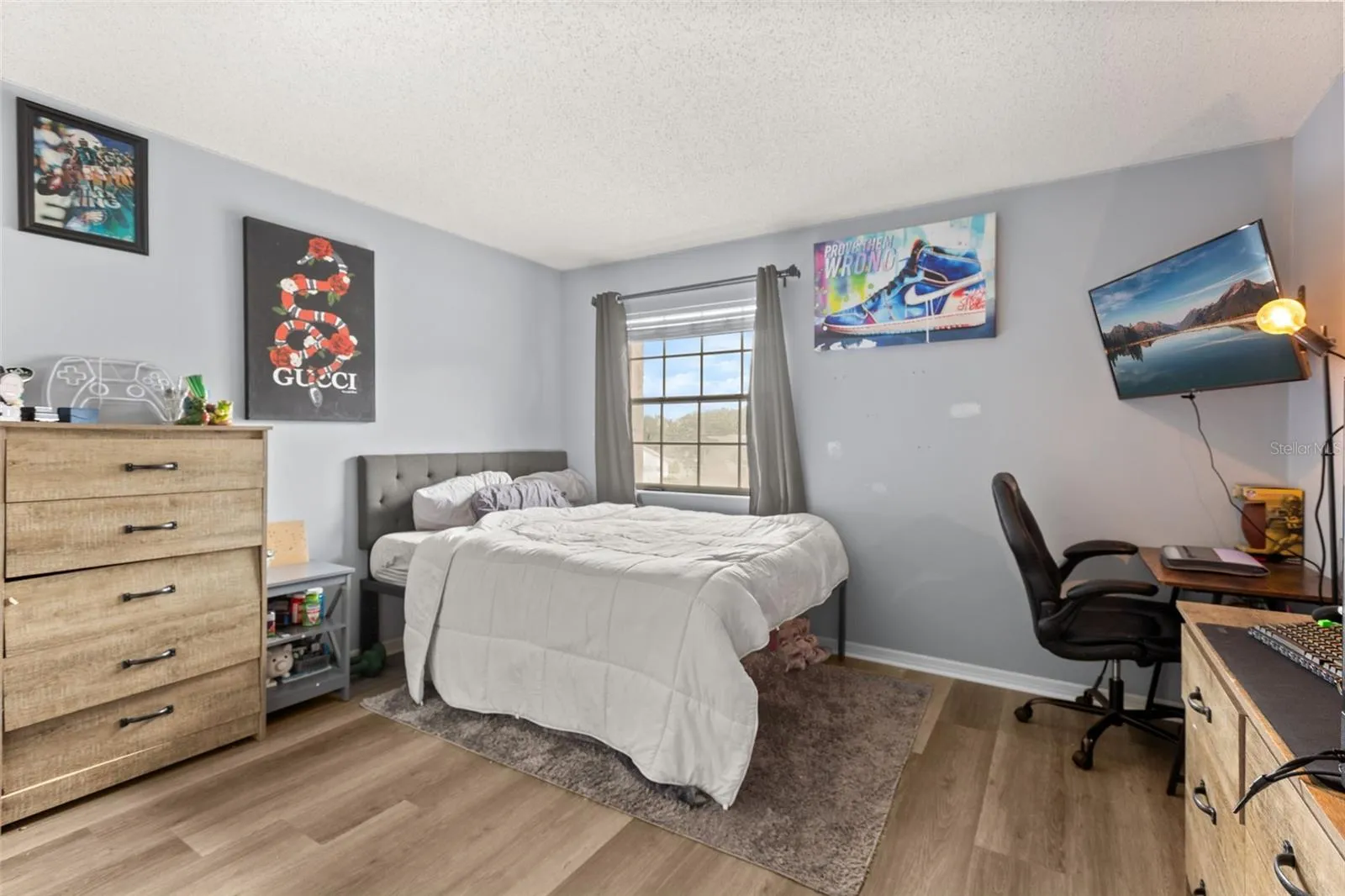UPSTAIRS BEDROOM 2