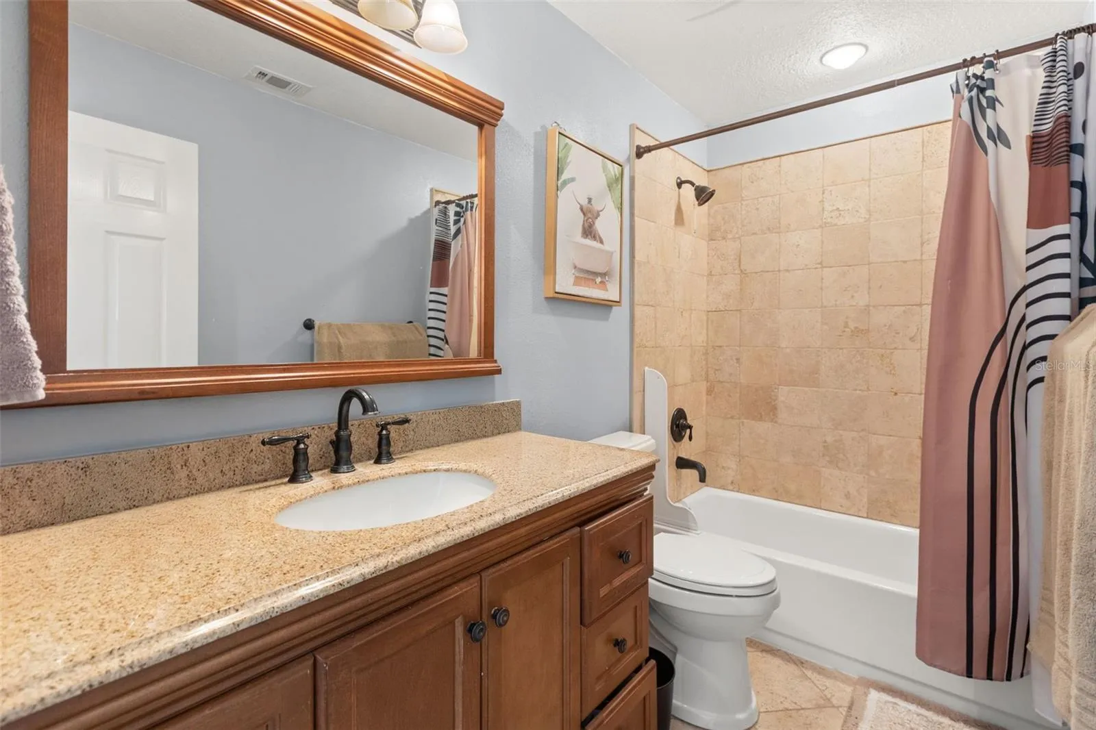 UPSTAIRS - 2ND FULL BATH