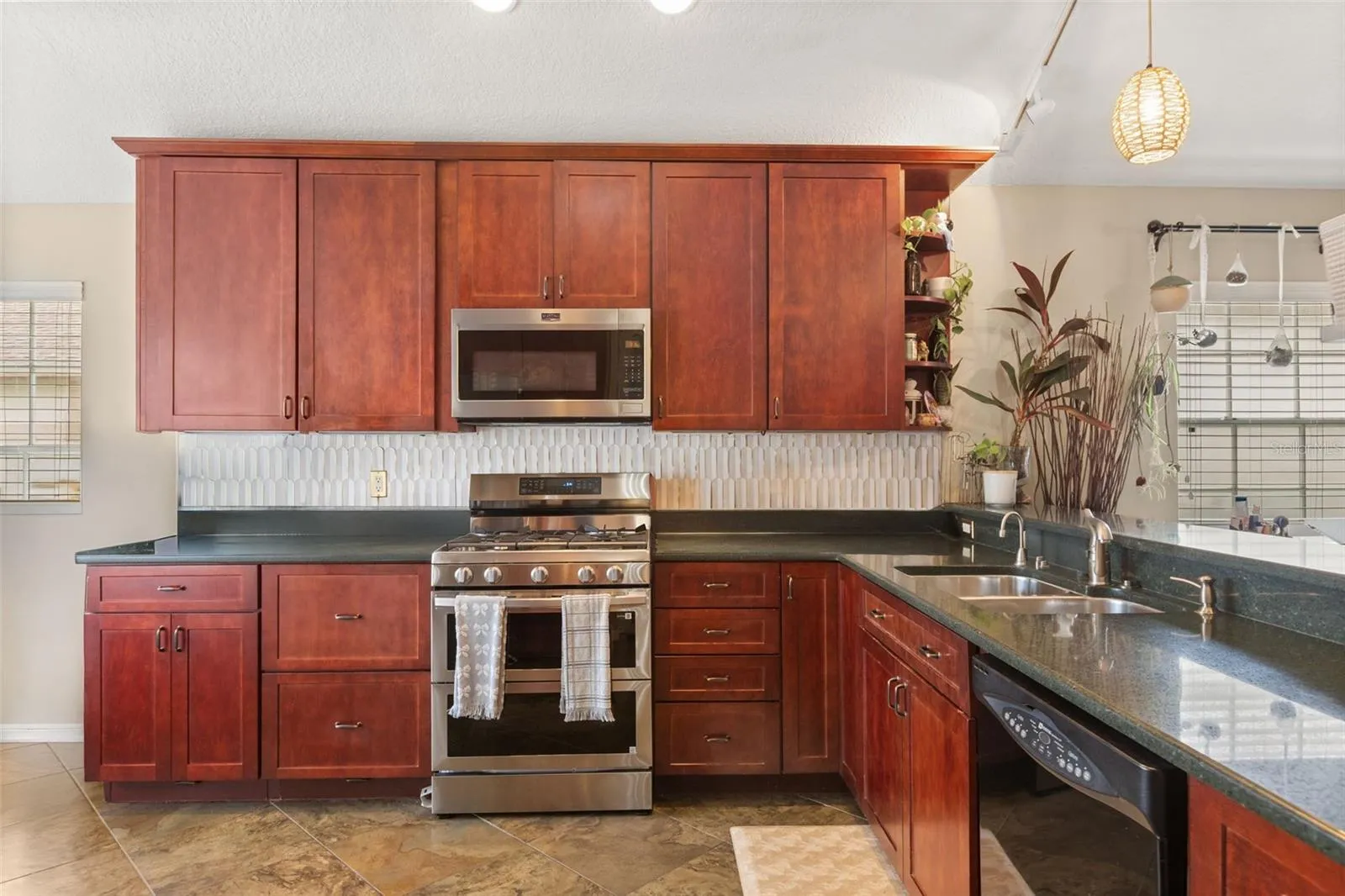 KITCHEN 2ND VIEW