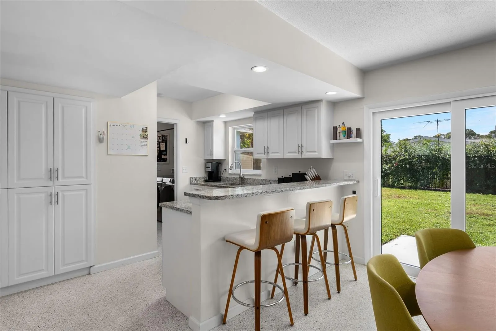 Kitchen with Breakfast Bar