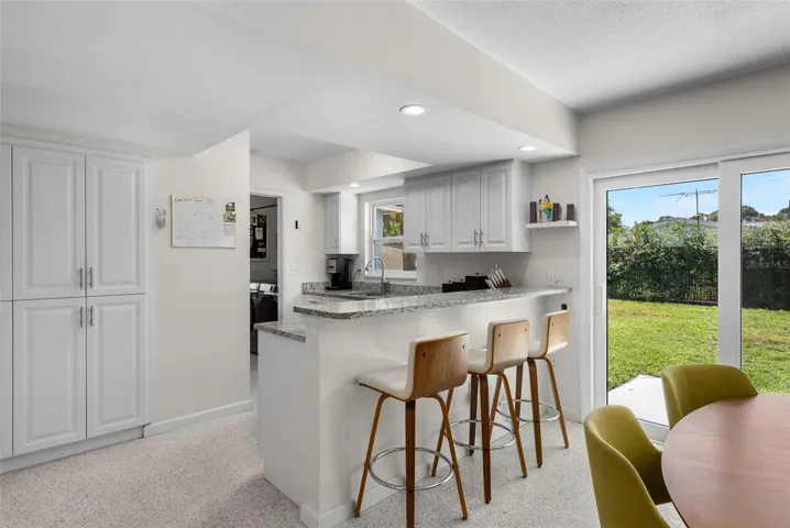 Kitchen with Breakfast Bar
