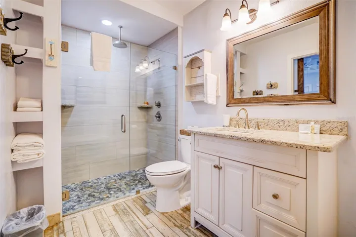 Unit 5 Bathroom