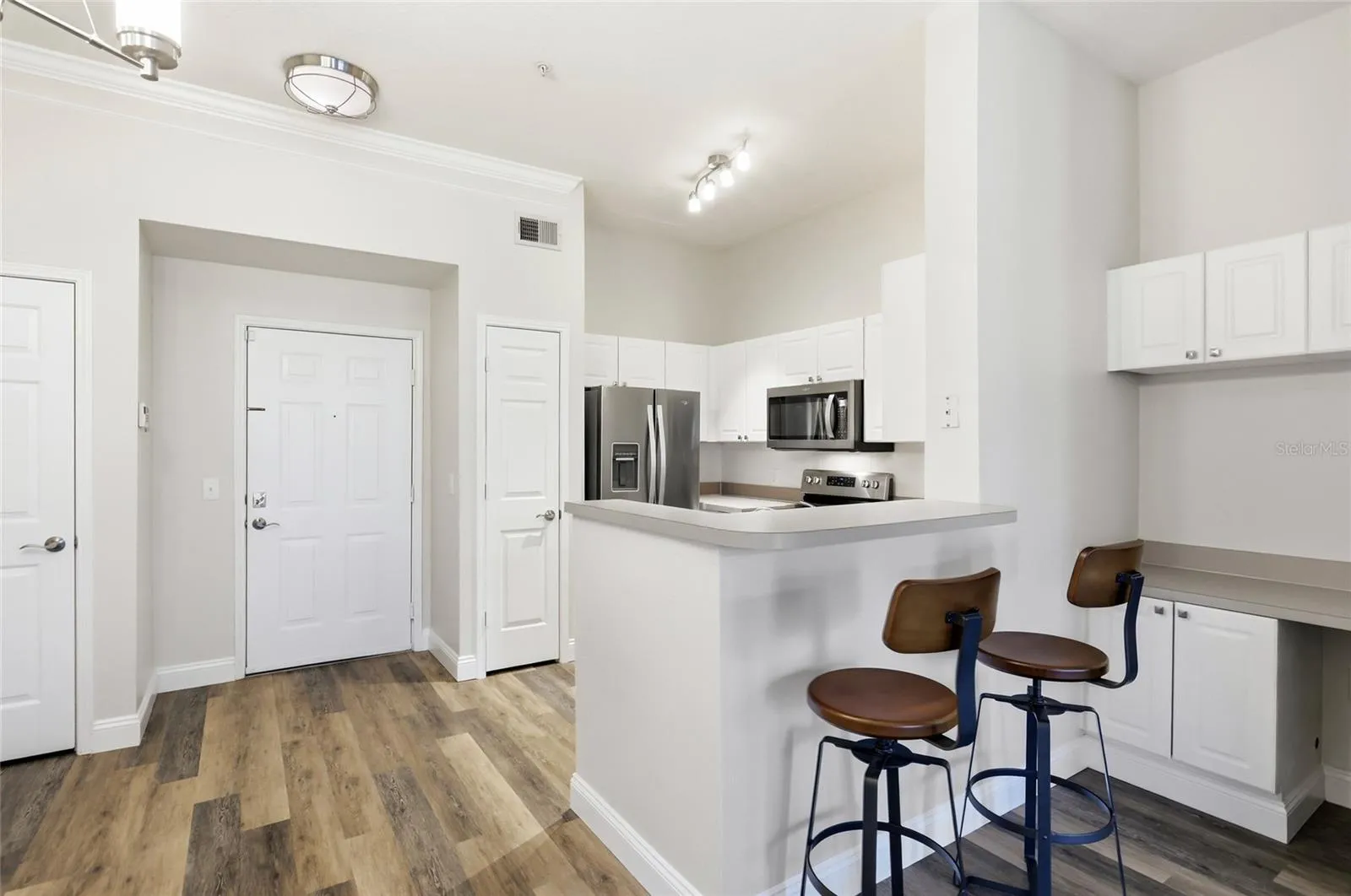 Breakfast bar