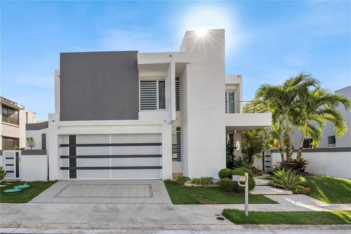 Welcome to Bosques del Lago in Encantada, Trujillo Alto
