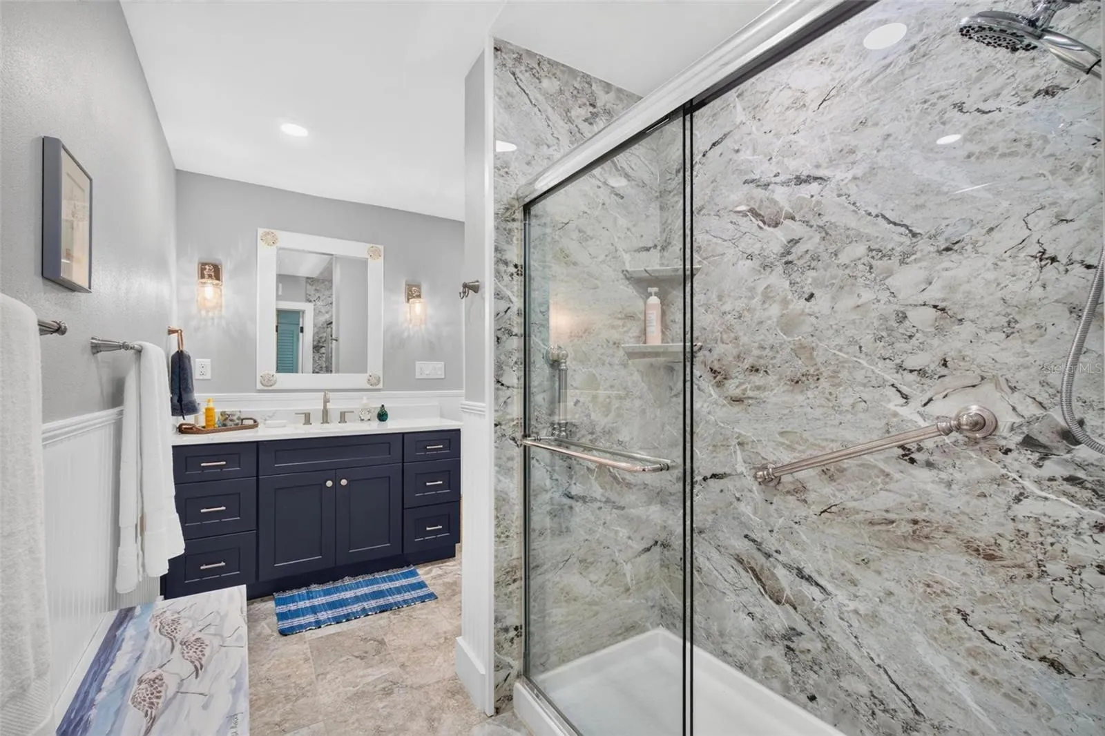 Guest/Main  Bath