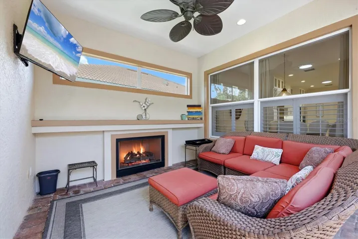 Enter the amazing outdoor living area!