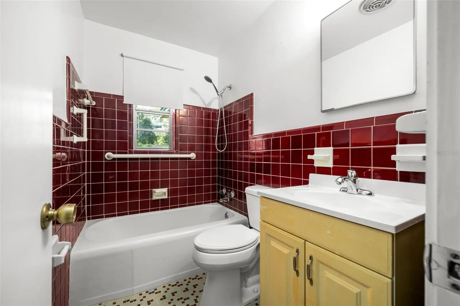 2nd Bathroom