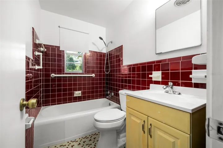 2nd Bathroom