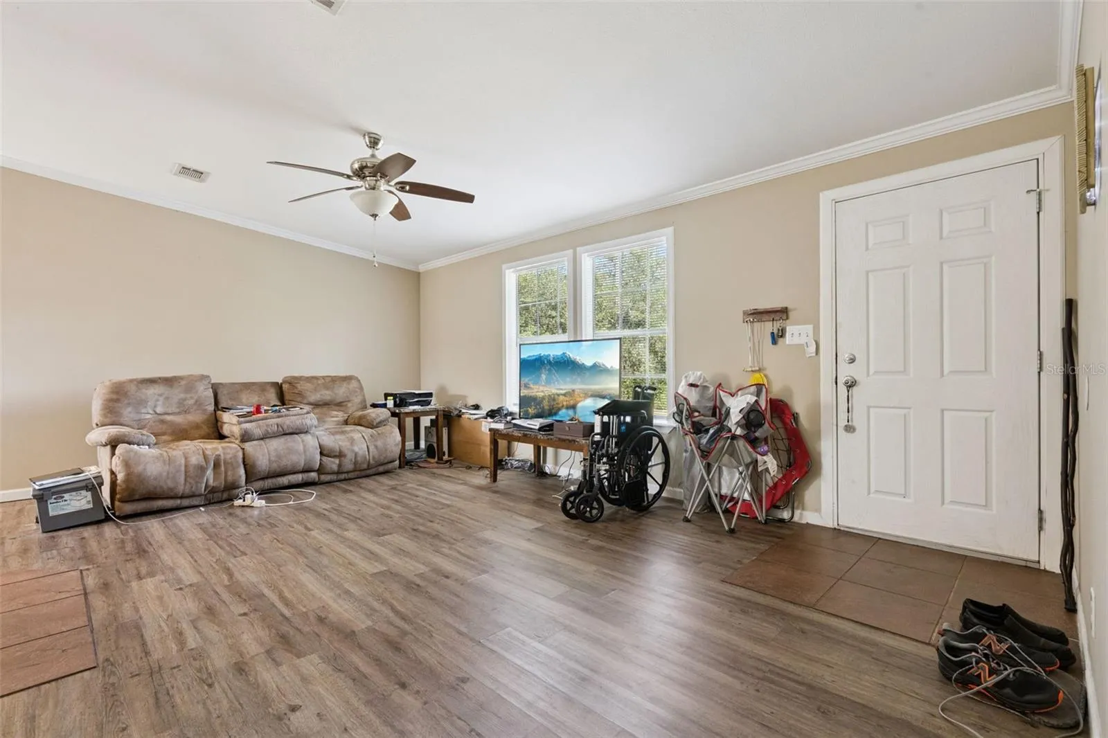 Spacious Great Room features vaulted ceilings