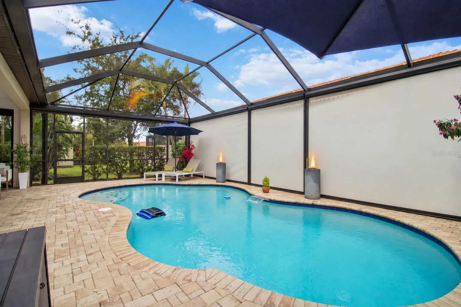 Twilight screened pool and lanai