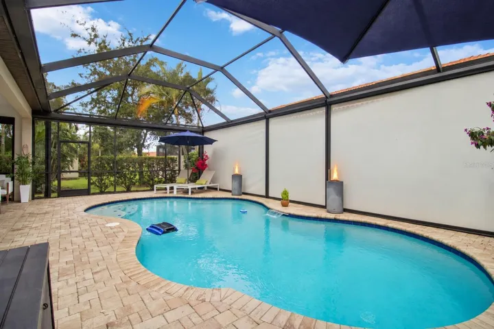 Twilight screened pool and lanai