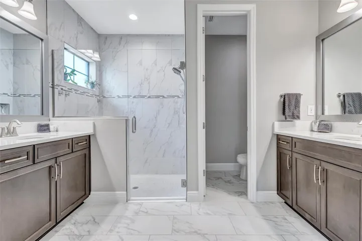 Primary ensuite bathroom / water closet/linen closet