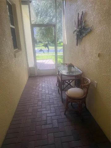 Front screened foyer