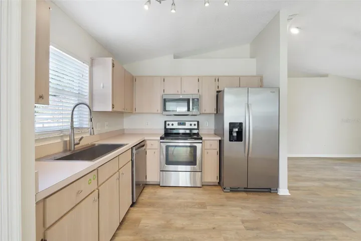 Stainless steel appliances included