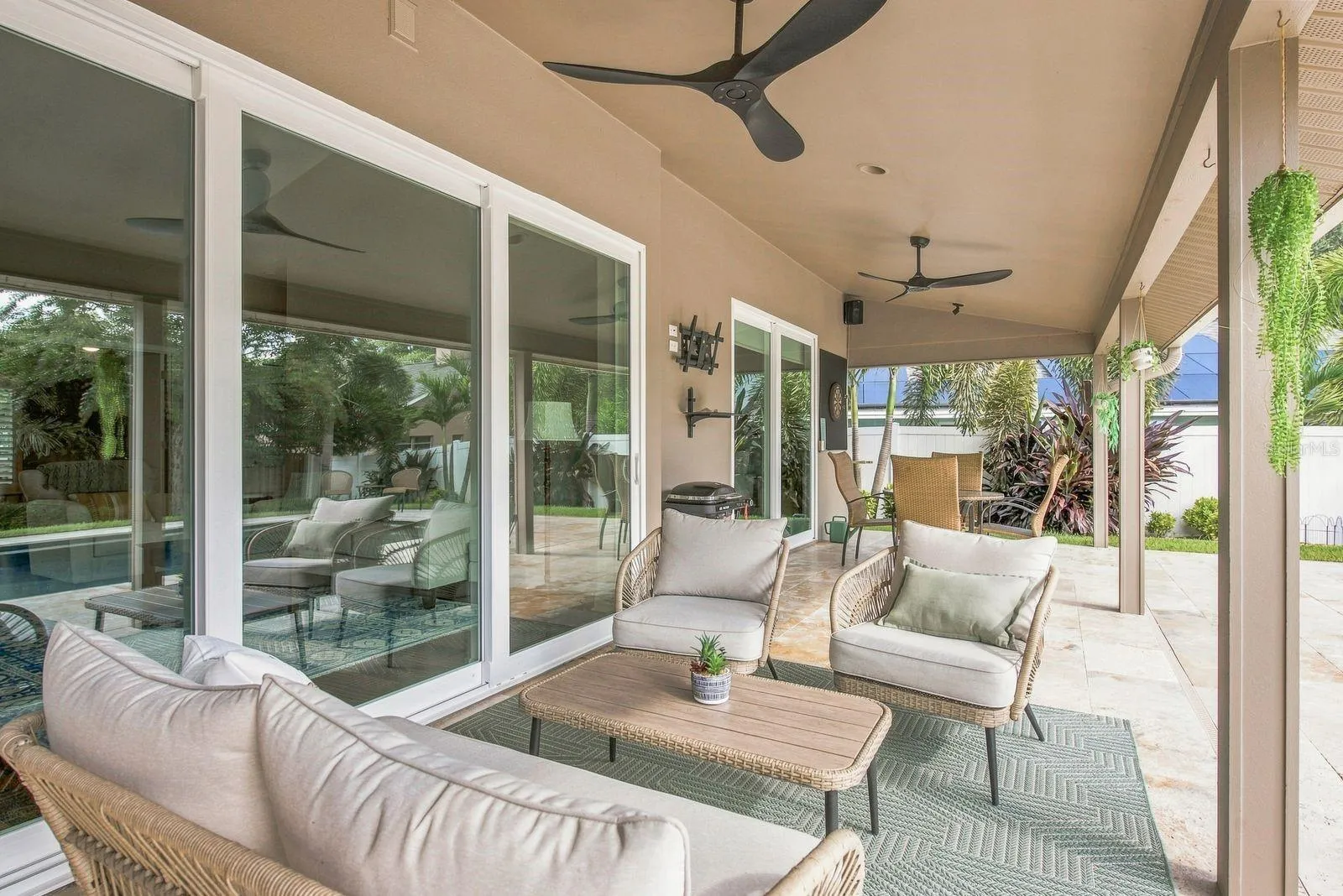 33+ foot patio