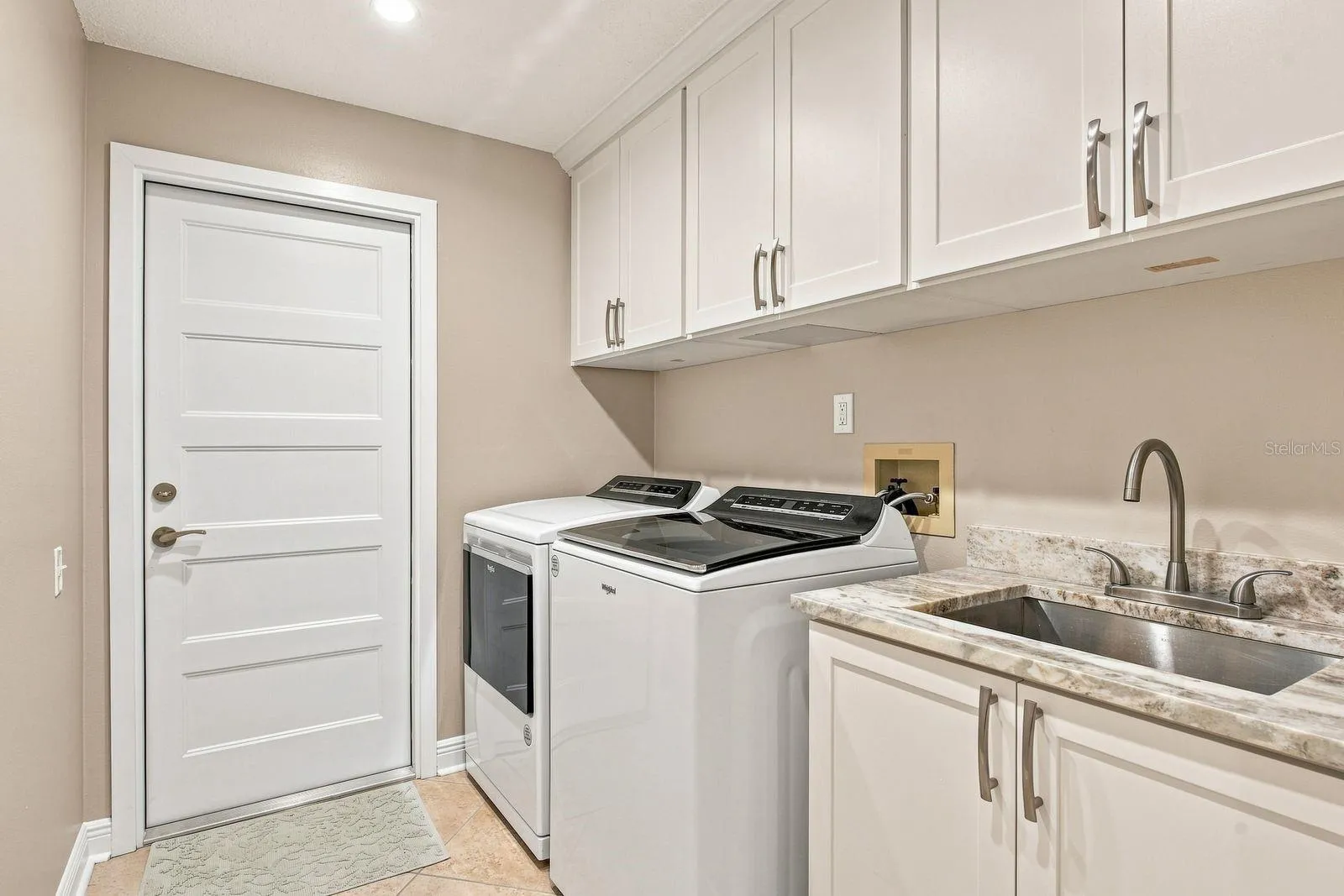 Laundry room in door
