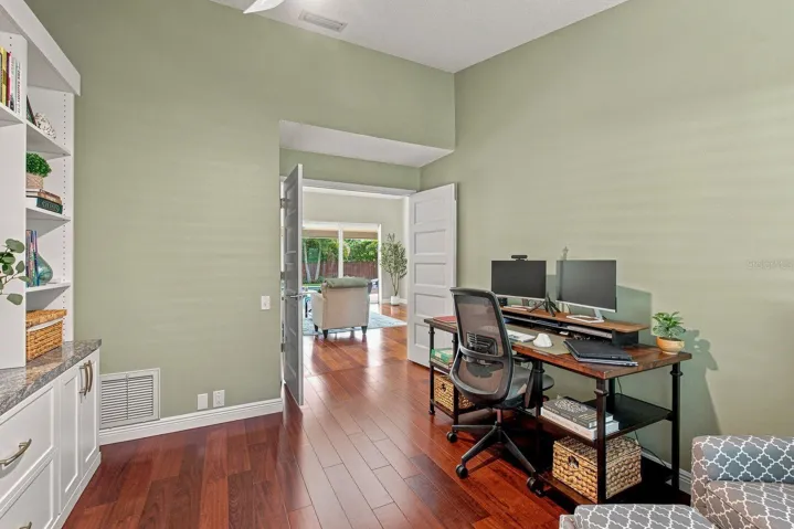 office or 4th bedroom