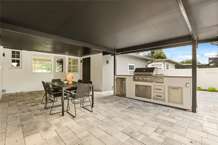 Covered lanai with outdoor kitchen