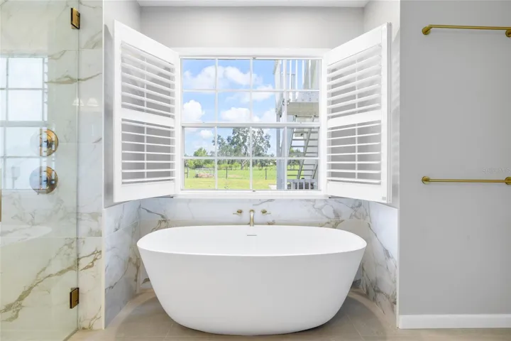 Primary bath - spacious garden tub.