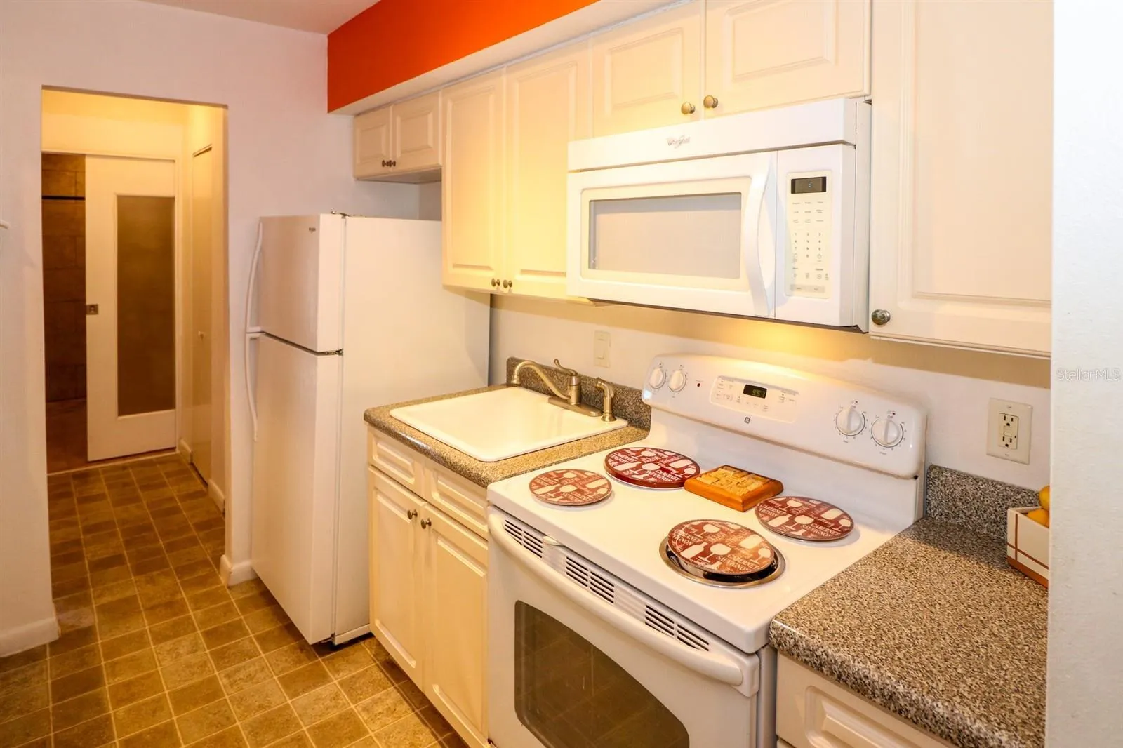 Kitchen &amp; Hall