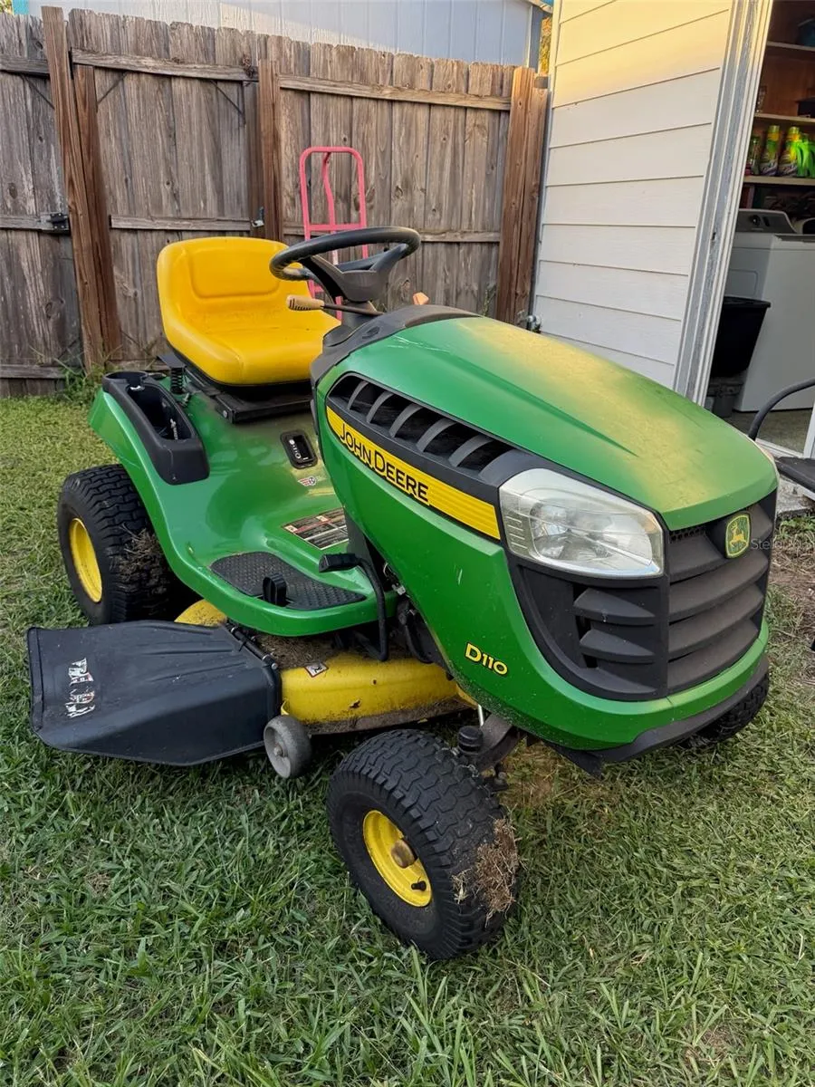 HOME COMES WITH JOHN DEERE D10 LAWN MOWER &amp; YARD CART
