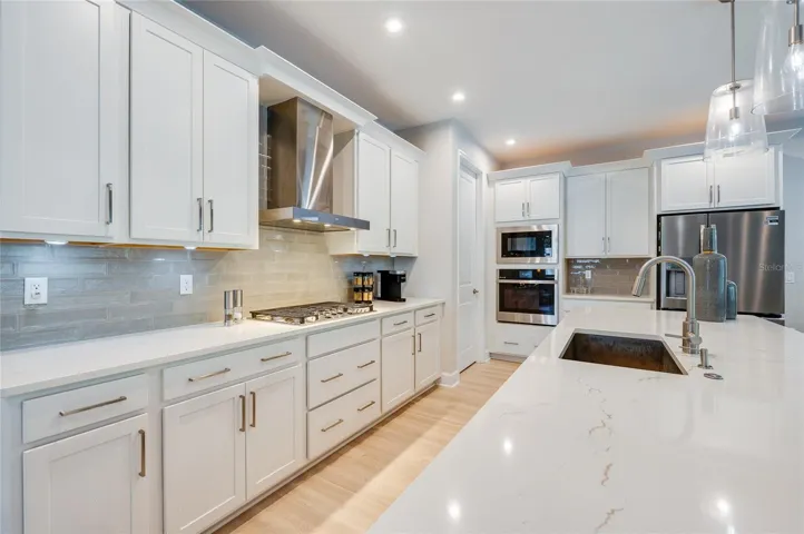 Gas cooktop and gas built in range