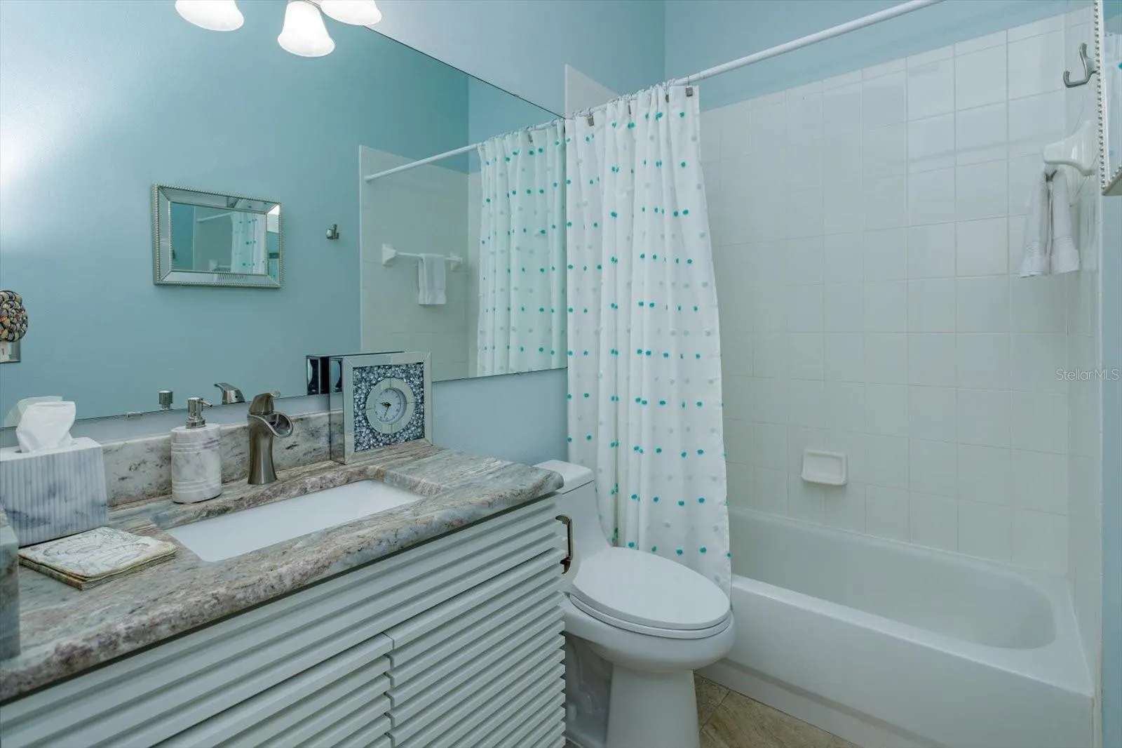 Private full bathroom en-suite in bedroom 3