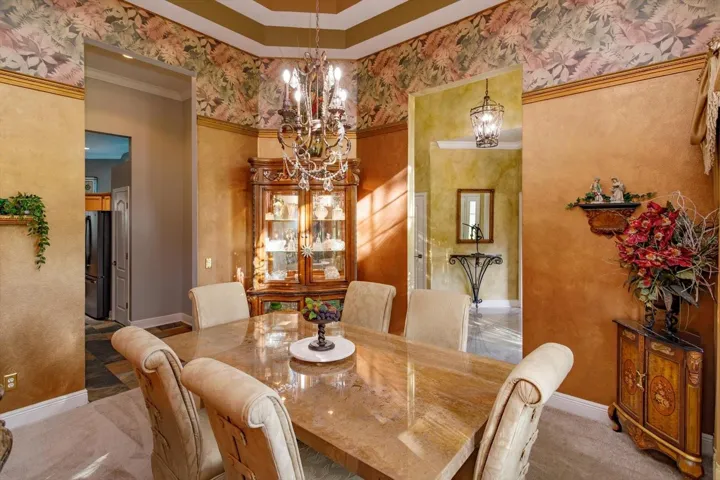 13+ft tray ceiling in dining room