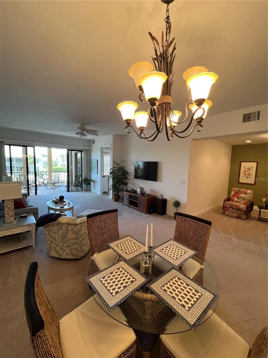 Dining area / living room