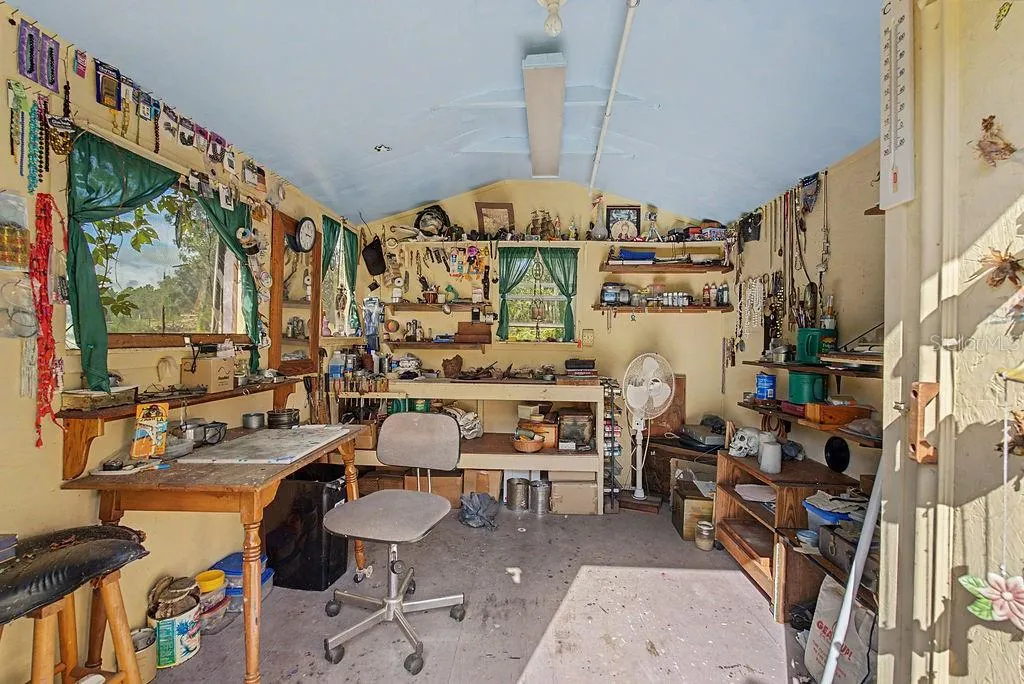 Workshop shed