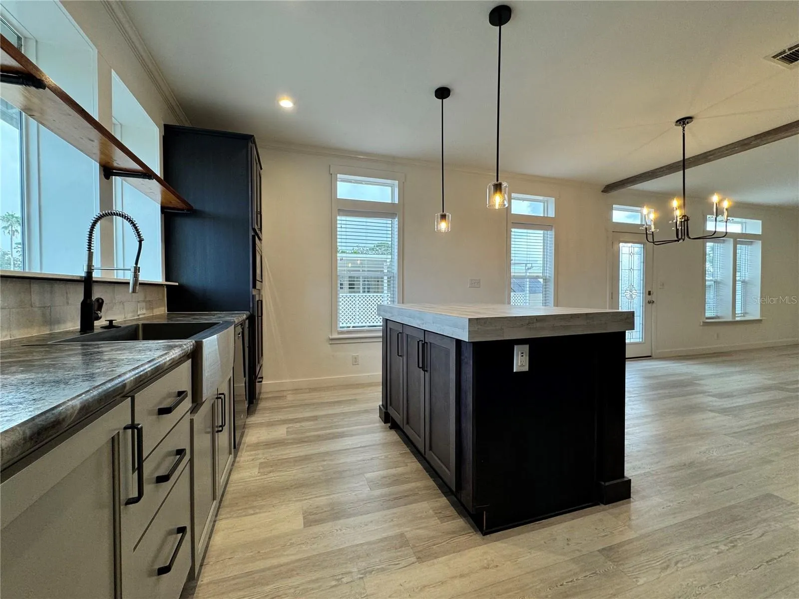 Kitchen is a chef's dream.