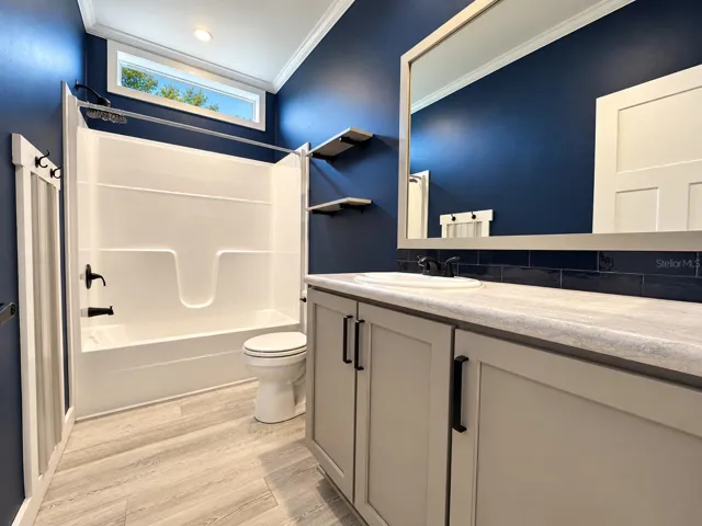 Bathroom 2.