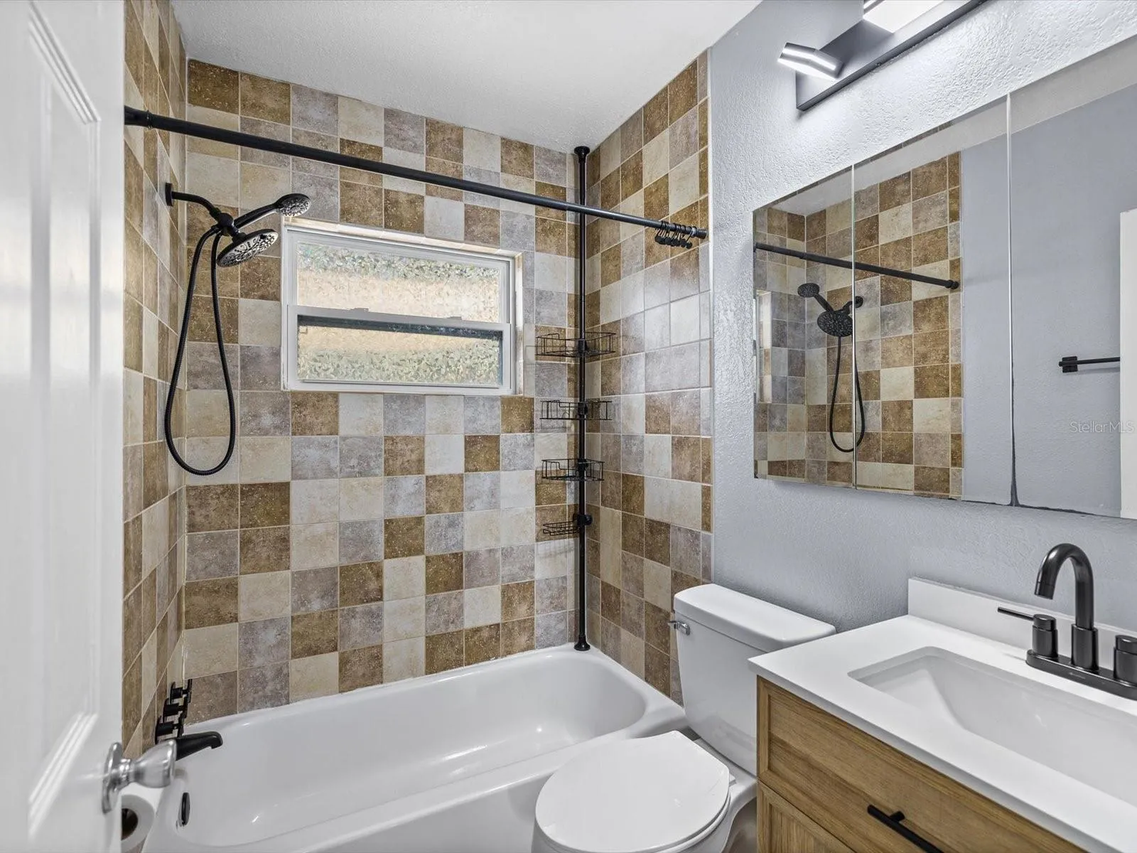 Full Bathroom #1