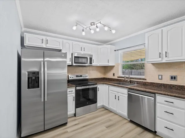 Updated Kitchen!