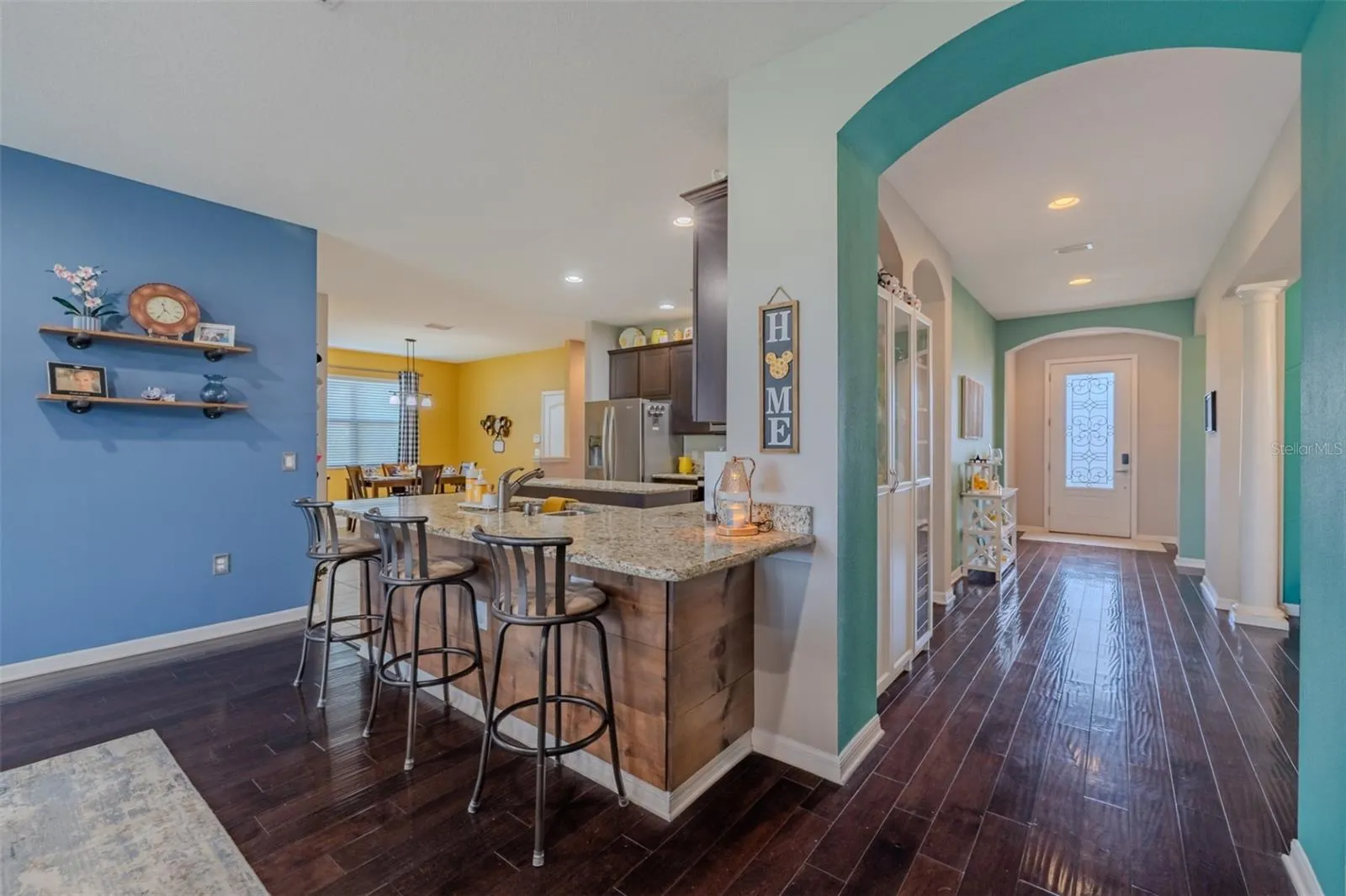 Entry, kitchen, dinette area