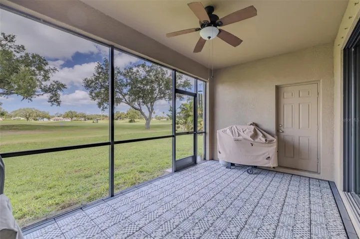 7x14 screened in lanaie to enjoy your morning coffee or enjoy the fabulous sunset